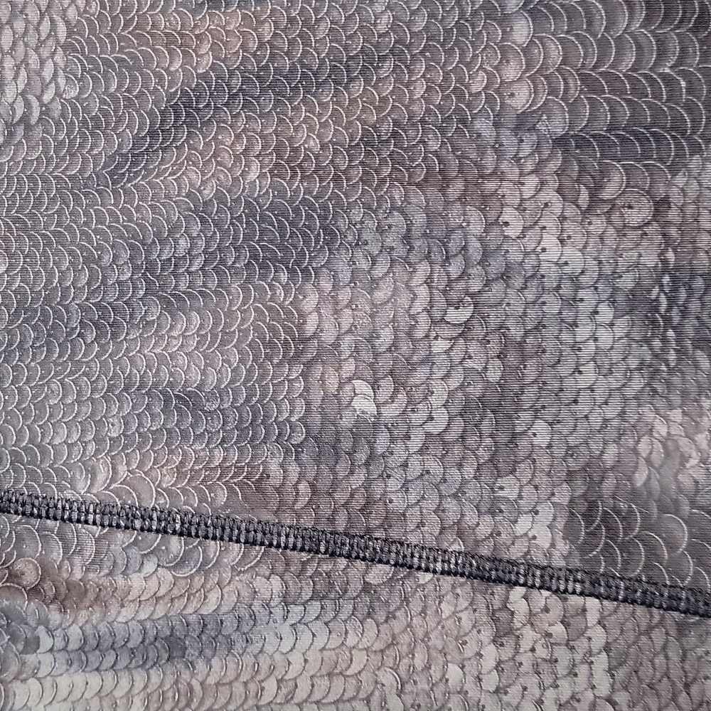 Lululemon Gray Scale Full Length Patterned Leggin… - image 2